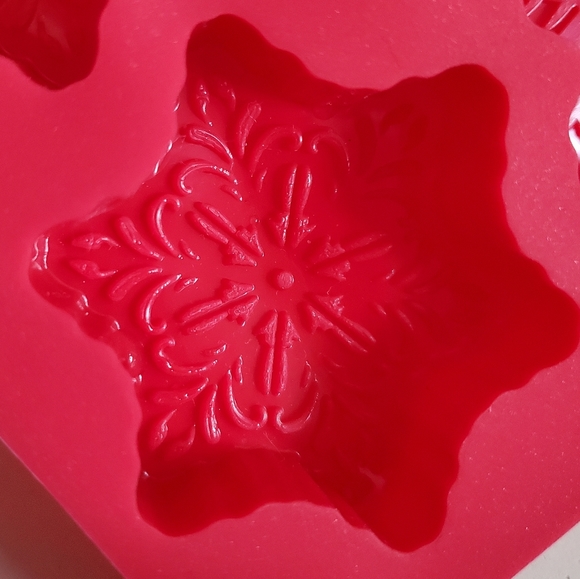 Wilton Candy Melts Stack-n-Melt Snowflake Silicone - Picture 4 of 16